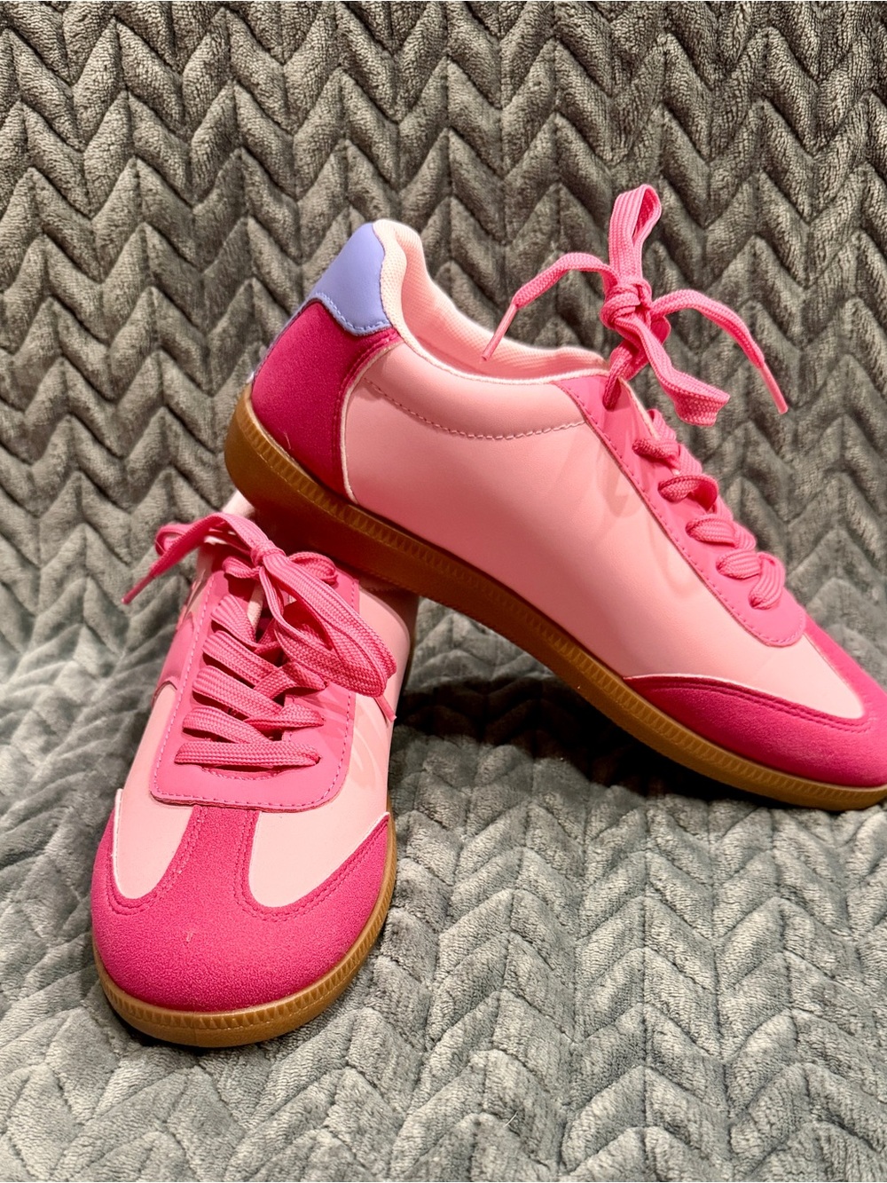 Outwoods “Great 1s” Women's Pink Retro Lace-Up Sneakers with Contrasting Panels